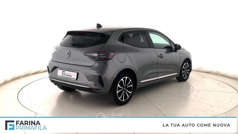 Usado Renault Clio V Techno 91 CV (66 kW) 2025 Gris Berlina