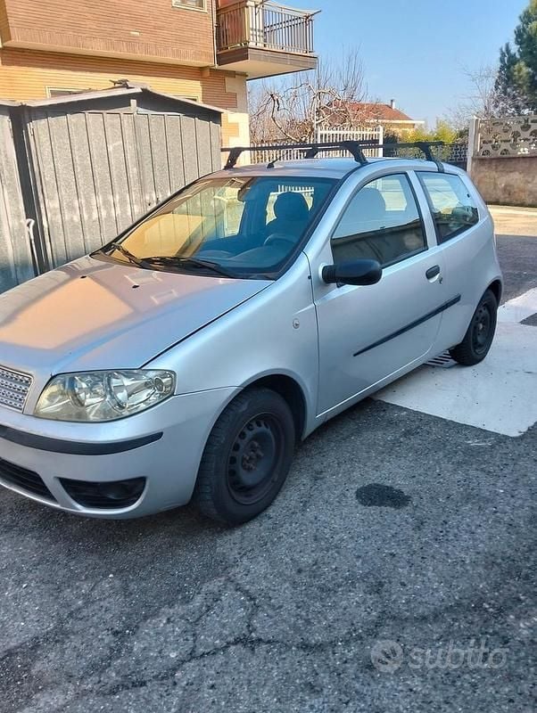 Usata Fiat Punto 77 CV (56 kW) 2009 Grigio Utilitaria