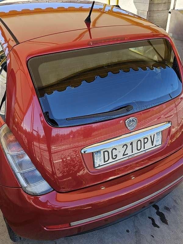 Usata Lancia Ypsilon 75 CV (55 kW) 2007 Rosso Utilitaria