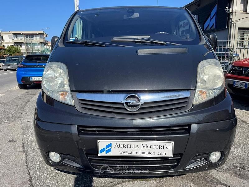 Usata Opel Vivaro 90 CV (66 kW) 2011 Nero Monovolume
