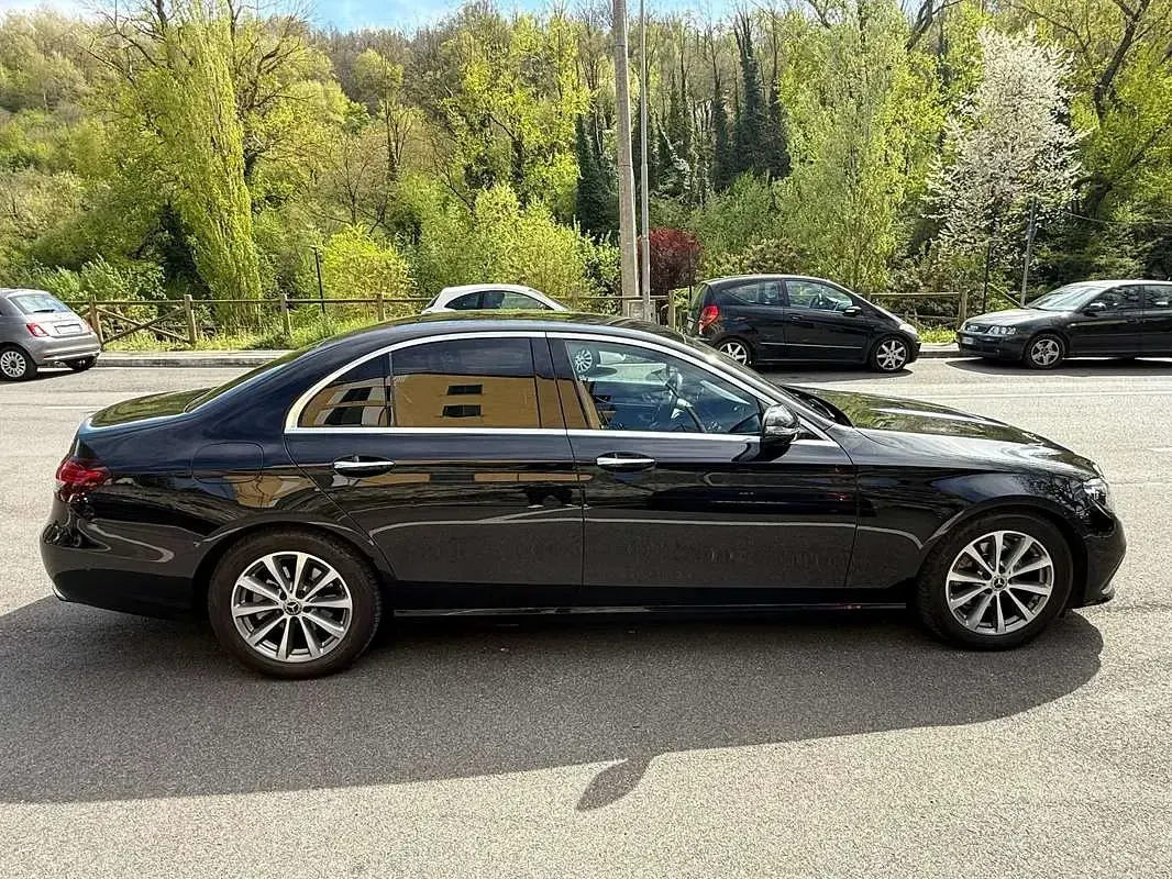 Usata Mercedes E200 Premium Plus 160 CV (117 kW) 2021 Nero Berlina