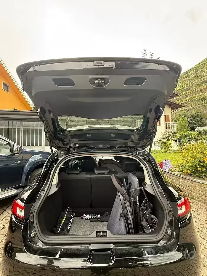 Usata Renault Clio Zen 90 CV (66 kW) 2019 Nero Utilitaria