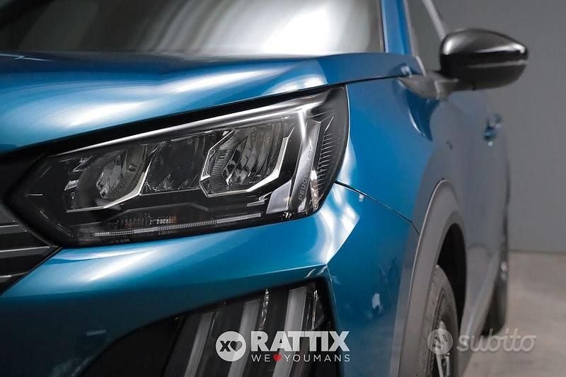 Usata Peugeot 2008 Allure 131 CV (96 kW) 2025 Blu obsession SUV