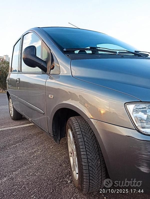 Usata Fiat Multipla 103 CV (75 kW) 2010 Grigio Monovolume