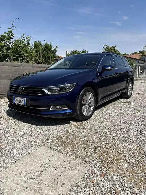 Usata VW Passat Business 120 CV (88 kW) 2019 Bluazzurro Station wagon