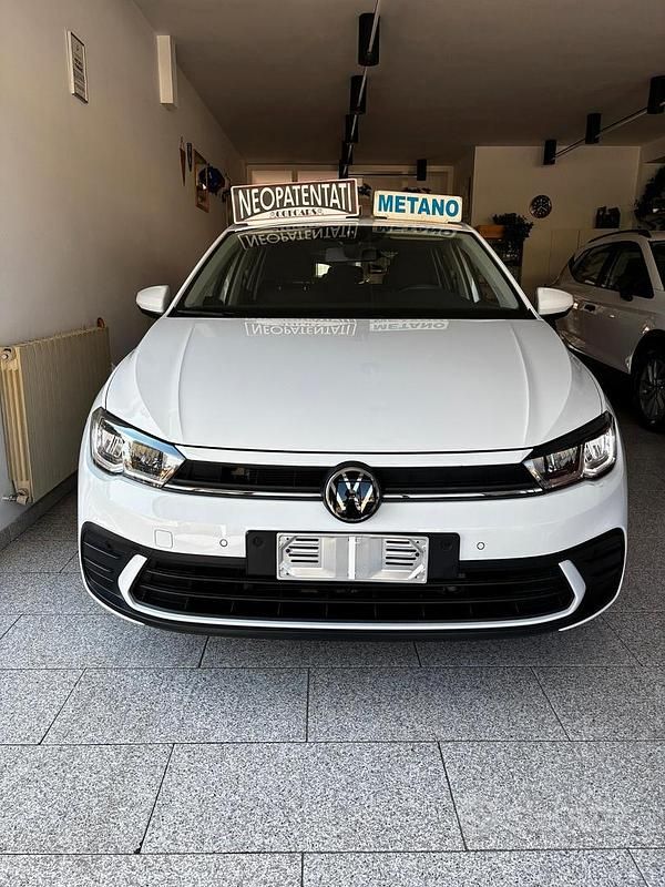 Usata VW Polo 90 CV (66 kW) 2022 Bianco Utilitaria
