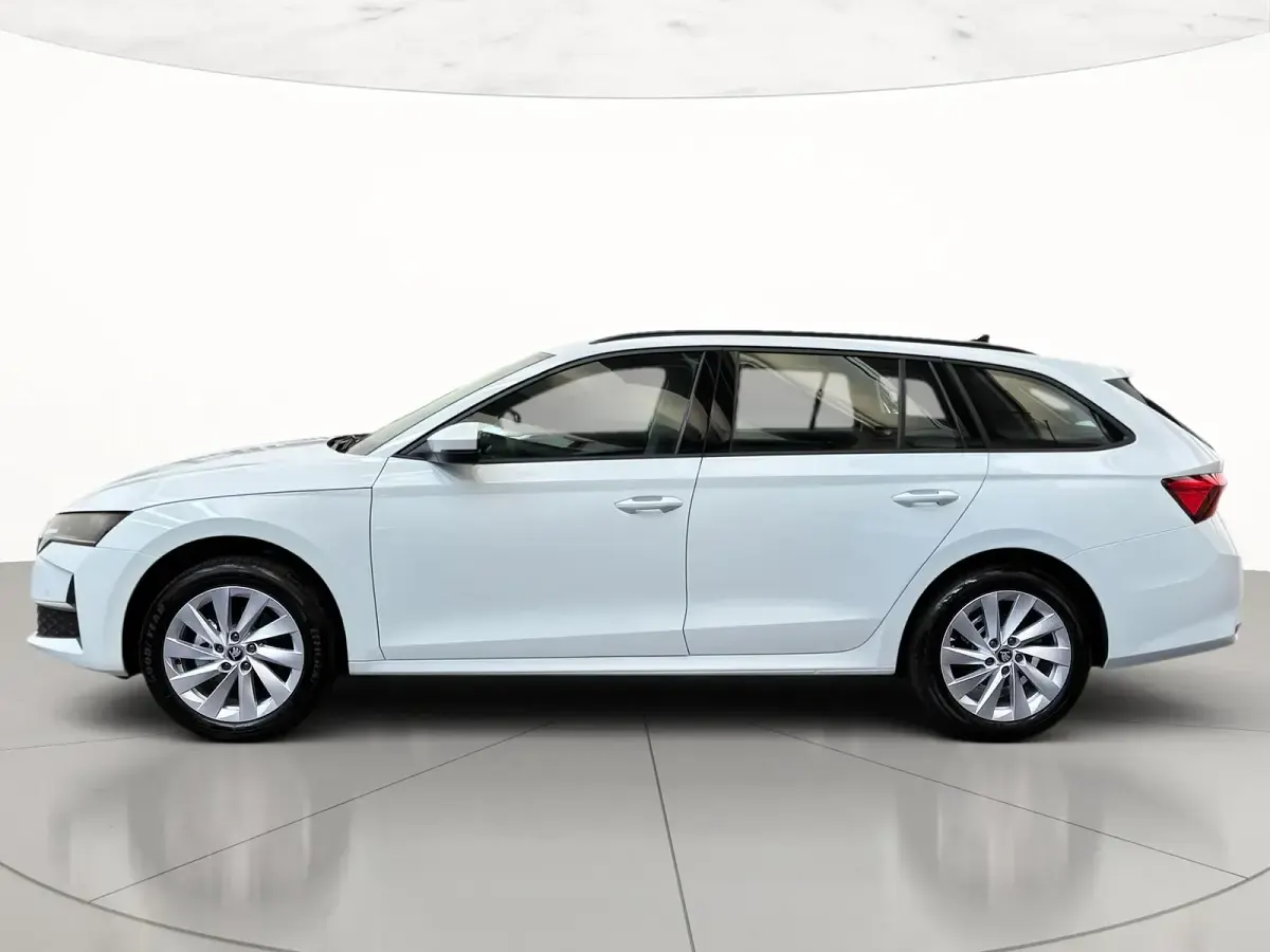Nuova Skoda Octavia Executive 150 CV (110 kW) 2026 Bianco luna metallizzato Station wagon