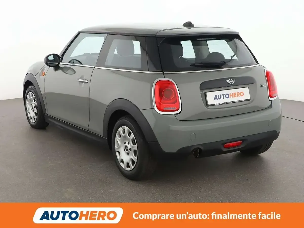 Usata Mini ONE 75 CV (55 kW) 2018 Grigio Utilitaria