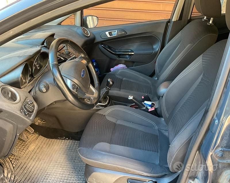 Usata Ford Fiesta 75 CV (55 kW) 2014 Berlina