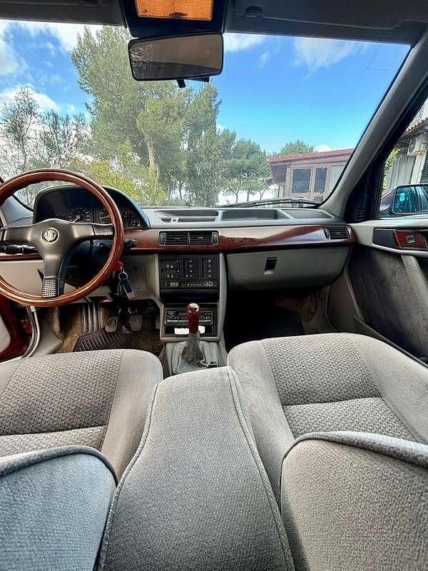 Usata Alfa Romeo 155 Super 150 CV (110 kW) 1995 Rosso Berlina