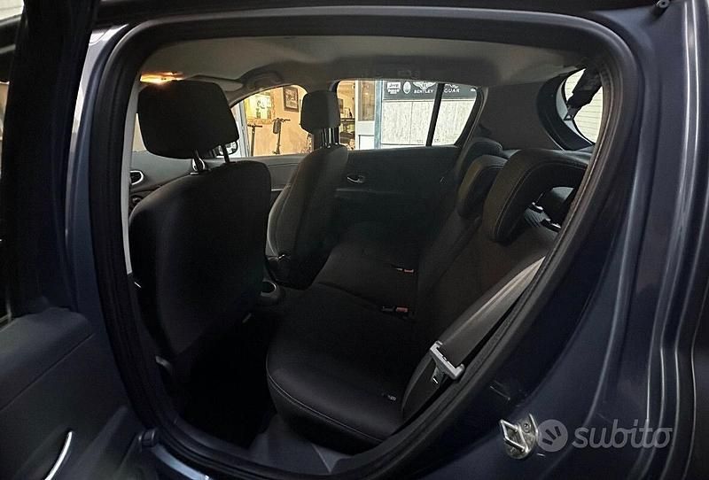 Usata Renault Clio II 74 CV (54 kW) 2010 Blu Berlina