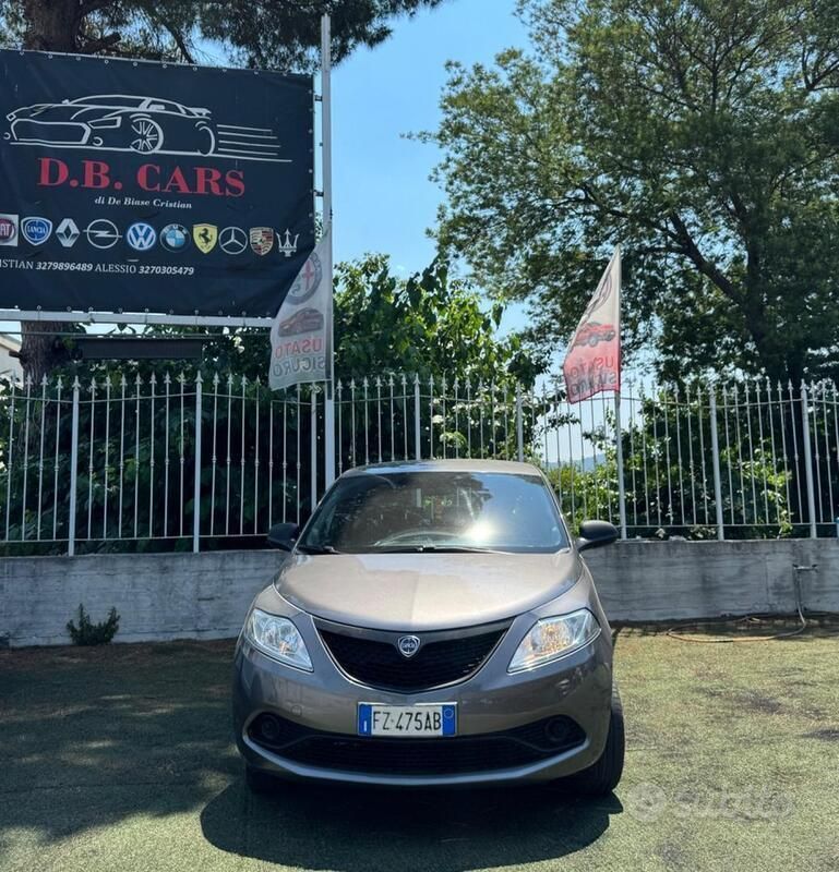 Grigio Usata 2020 Lancia Ypsilon S Utilitaria | 8990 € (Super prezzo) - Immagine 1/4