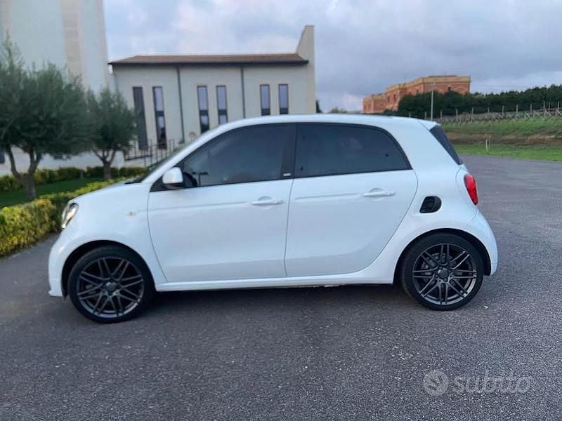 Bianco Usata 2017 Smart ForFour Brabus Utilitaria | 13.500 € (Ottimo prezzo) - Immagine 1/4