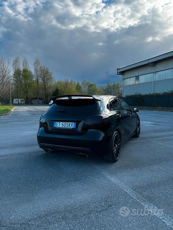 Usata Mercedes A180 AMG 122 CV (89 kW) 2014 Nero Utilitaria