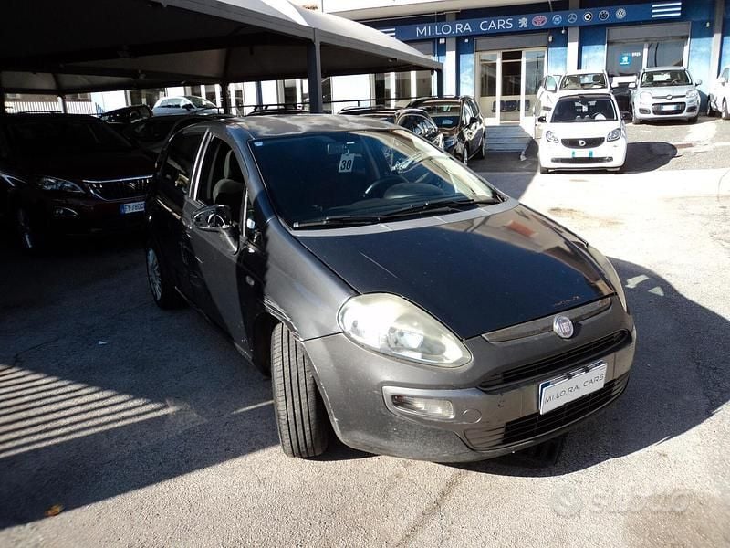 Usata Fiat Punto Active 69 CV (50 kW) 2010 Grigio Utilitaria