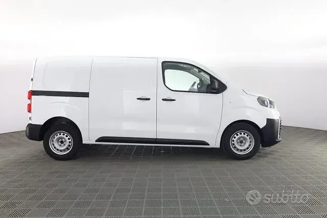 Usata Toyota Proace 179 CV (131 kW) 2026 Bianco Monovolume