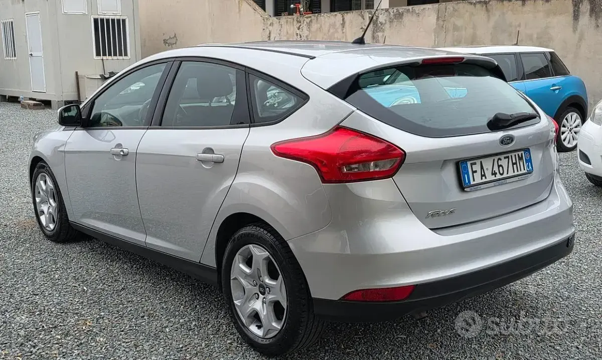 Usata Ford Focus 95 CV (69 kW) 2015 Grigio Berlina