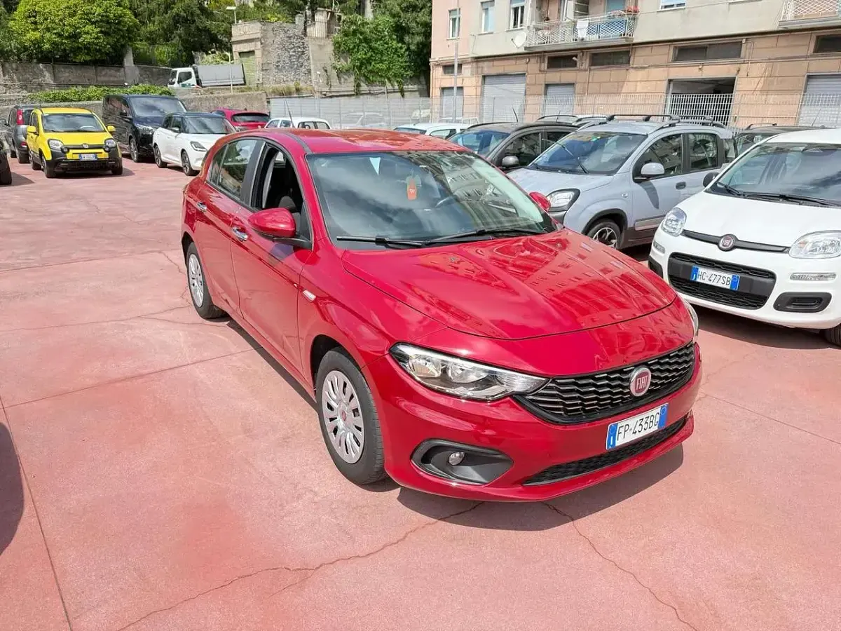 Usata Fiat Tipo Easy 95 CV (69 kW) 2018 Rosso Berlina