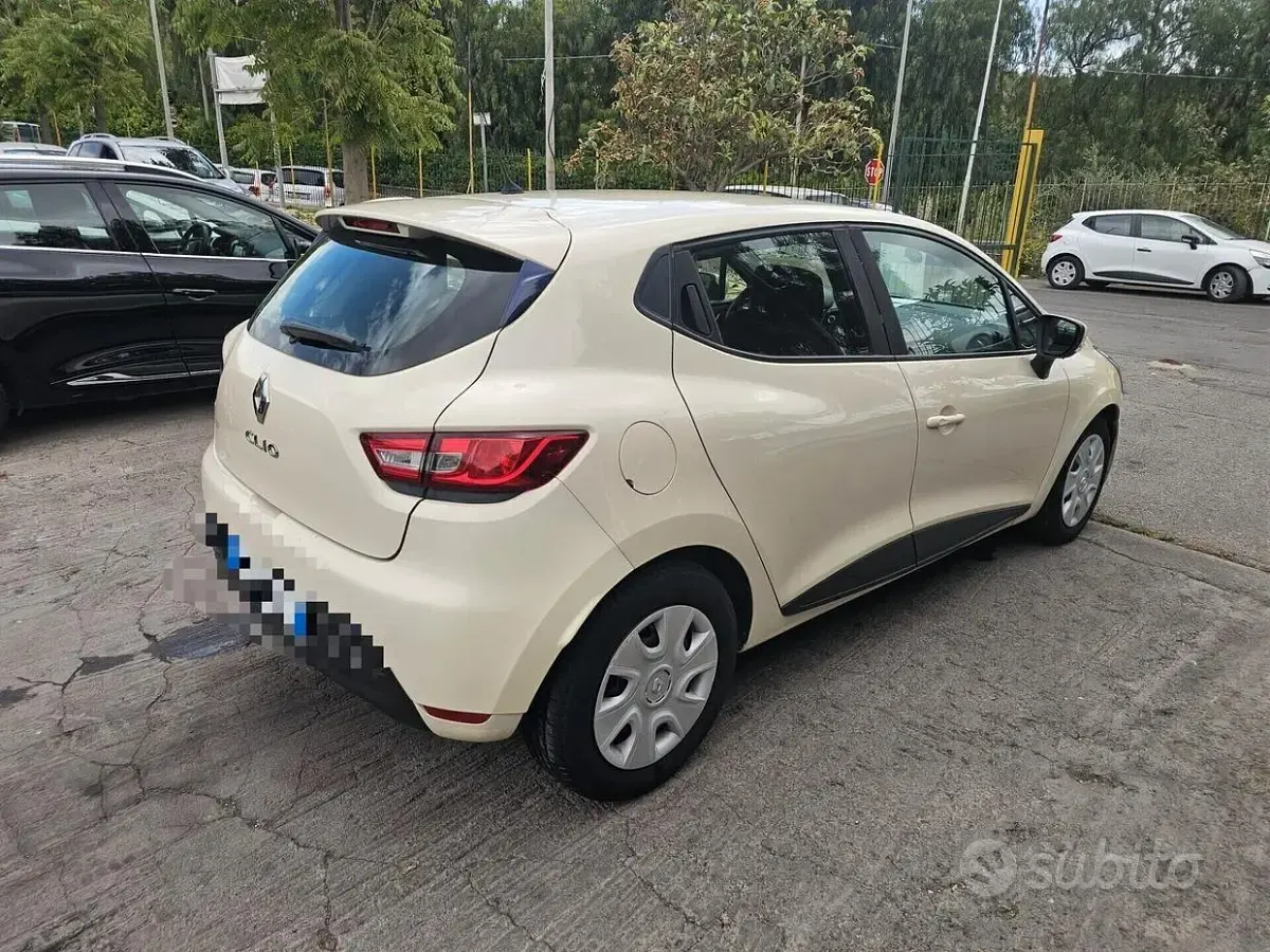 Usata Renault Clio IV Life 75 CV (55 kW) 2018 Beige Berlina