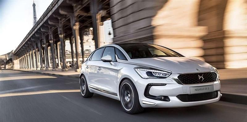 Usata DS Automobiles DS5 So Chic 120 CV (88 kW) 2016 Blu Utilitaria