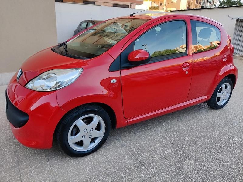 Usata Peugeot 107 68 CV (50 kW) 2008 Rosso Utilitaria