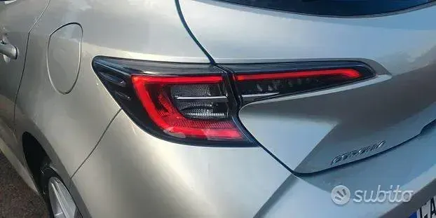 Usata Toyota Corolla Play 98 CV (72 kW) 2020 Grigio Berlina