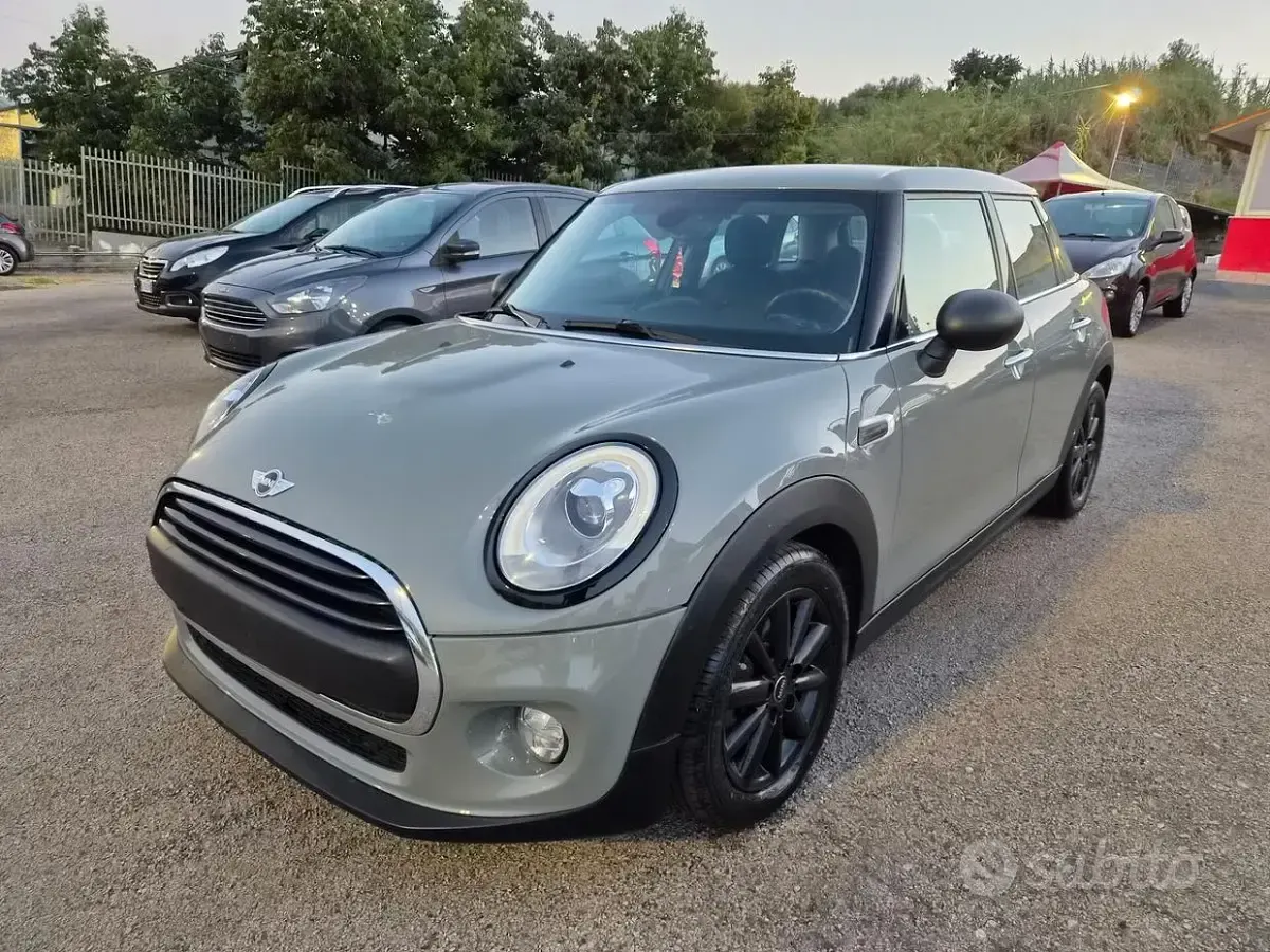 Usata Mini One D Countryman Business 90 CV (66 kW) 2015 Grigio SUV