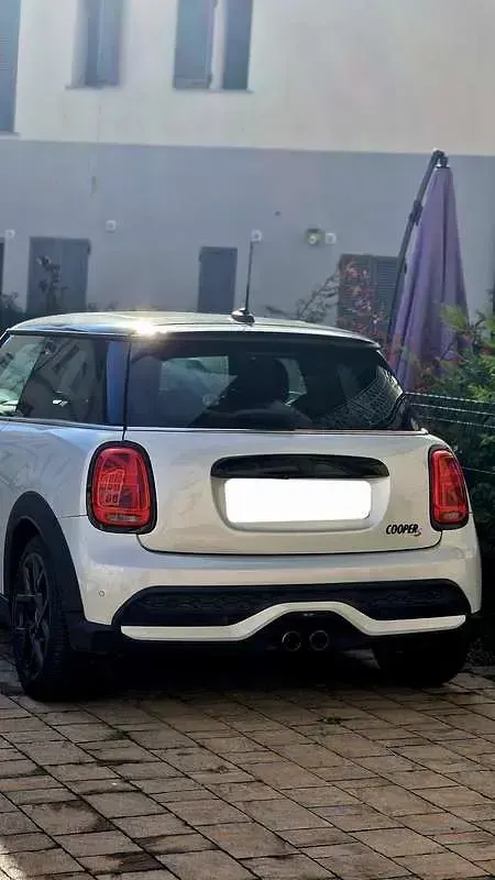 Usata Mini Cooper S Resolute Edition 178 CV (130 kW) 2022 Argento Utilitaria