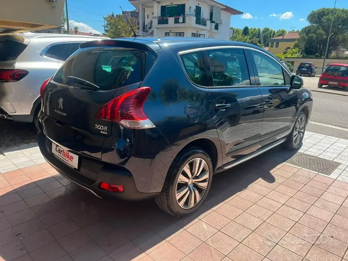 Usata Peugeot 3008 Business-Line 150 CV (110 kW) 2014 Blu Station wagon