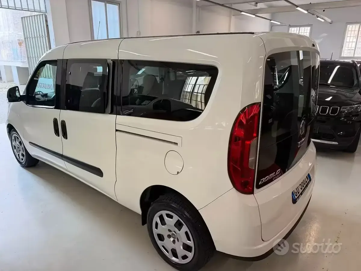 Usata Fiat Doblò Easy 120 CV (88 kW) 2021 Bianco Monovolume