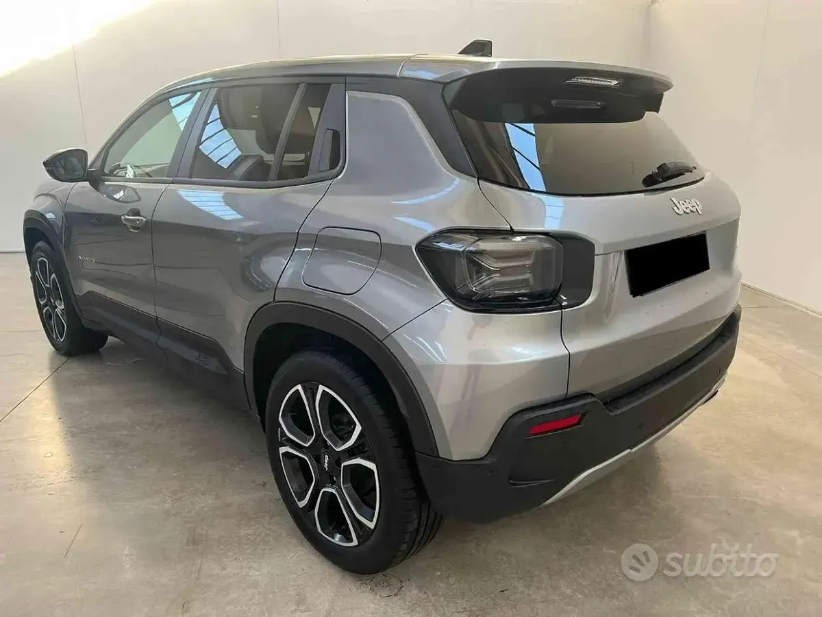 Nuova Jeep Avenger Summit 101 CV (74 kW) 2025 Grigio SUV