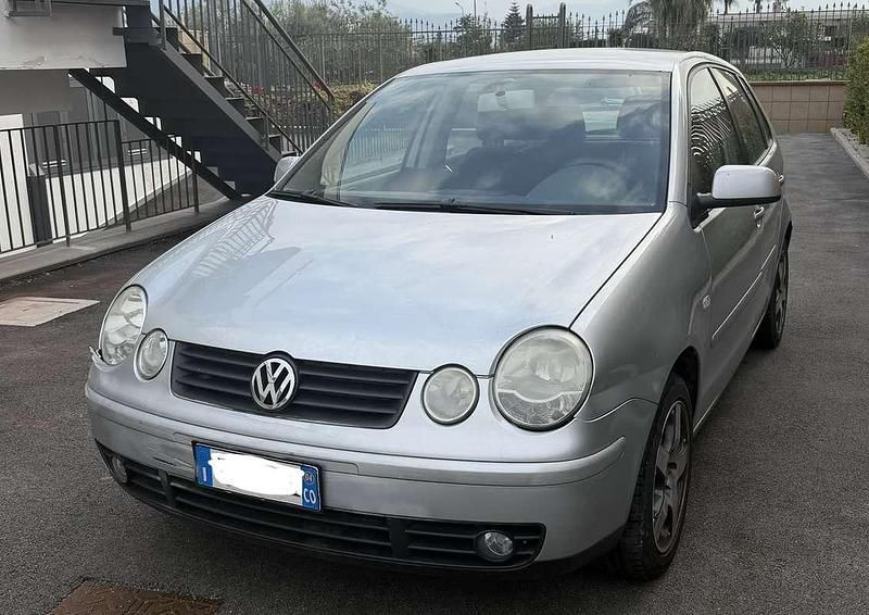 Occasion VW Polo Trendline 75 ch (55 kW) 2004 Argent Citadine