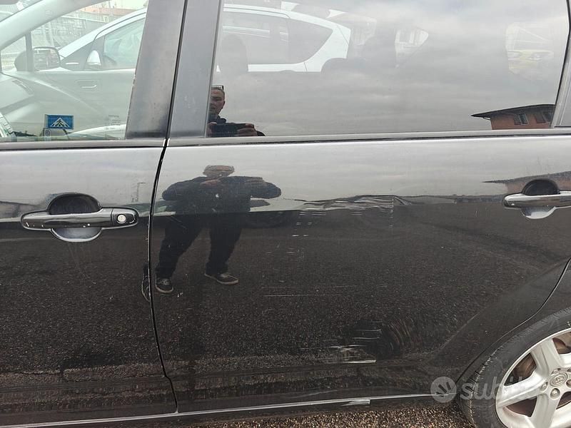 Usata Toyota Yaris 2005 Nero Berlina