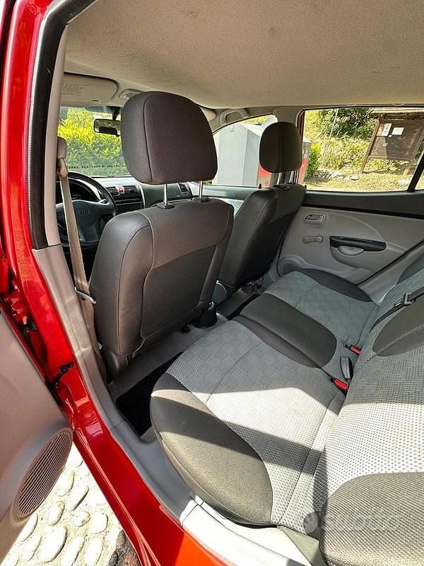 Usata Kia Picanto LX 61 CV (44 kW) 2005 Rosso Utilitaria