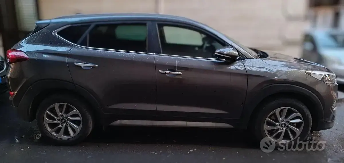 Usata Hyundai Tucson 141 CV (103 kW) 2017 Marrone SUV