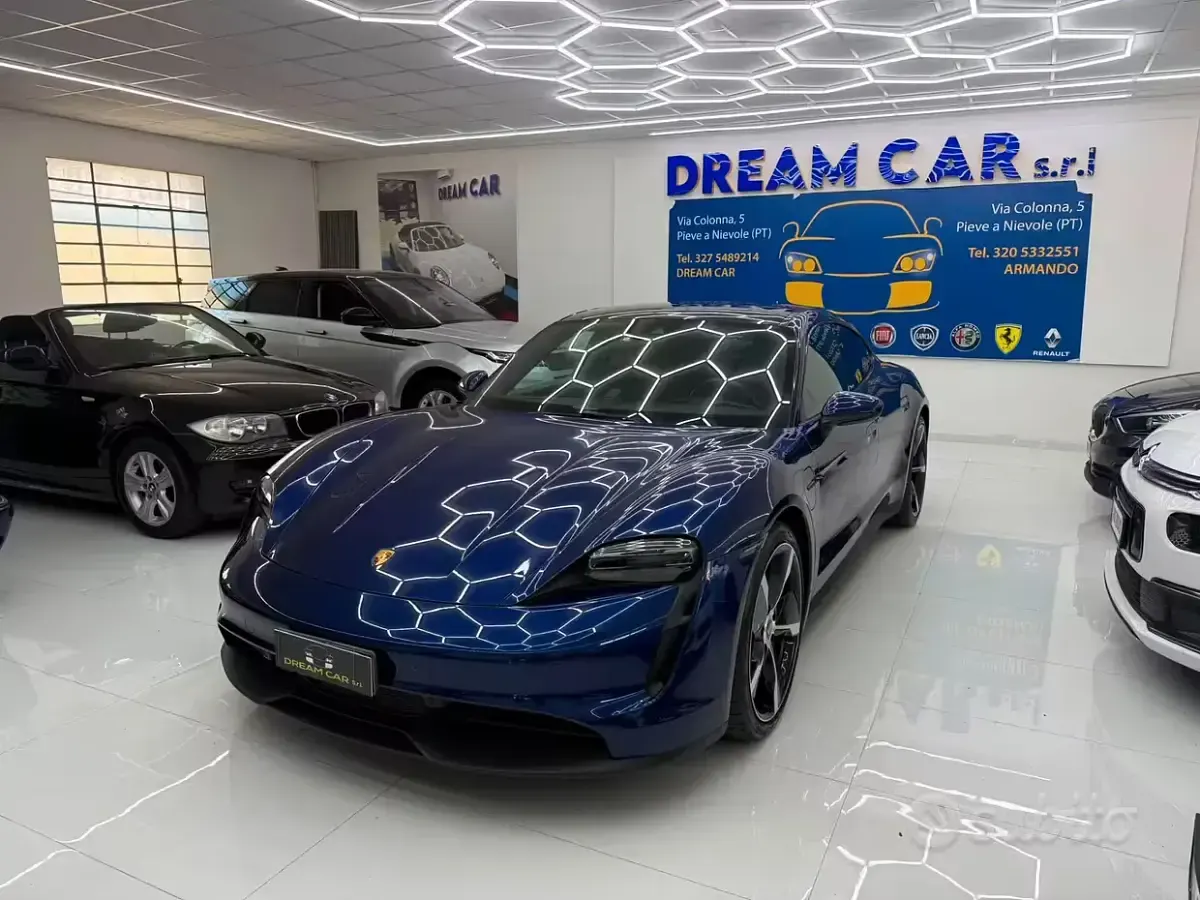 Usata Porsche Taycan 139 kW (190 CV) 2021 Blu/azzurro Berlina