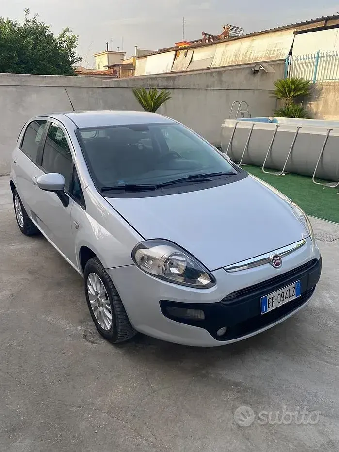 Usata Fiat Punto Evo Emotion 70 CV (51 kW) 2011 Utilitaria