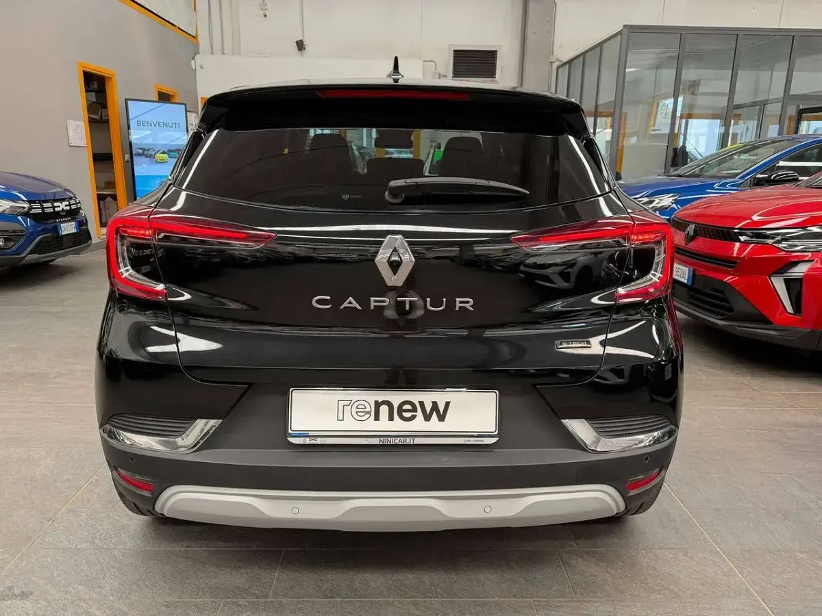 Usata Renault Captur Techno 94 CV (69 kW) 2023 Nero metallizzato SUV