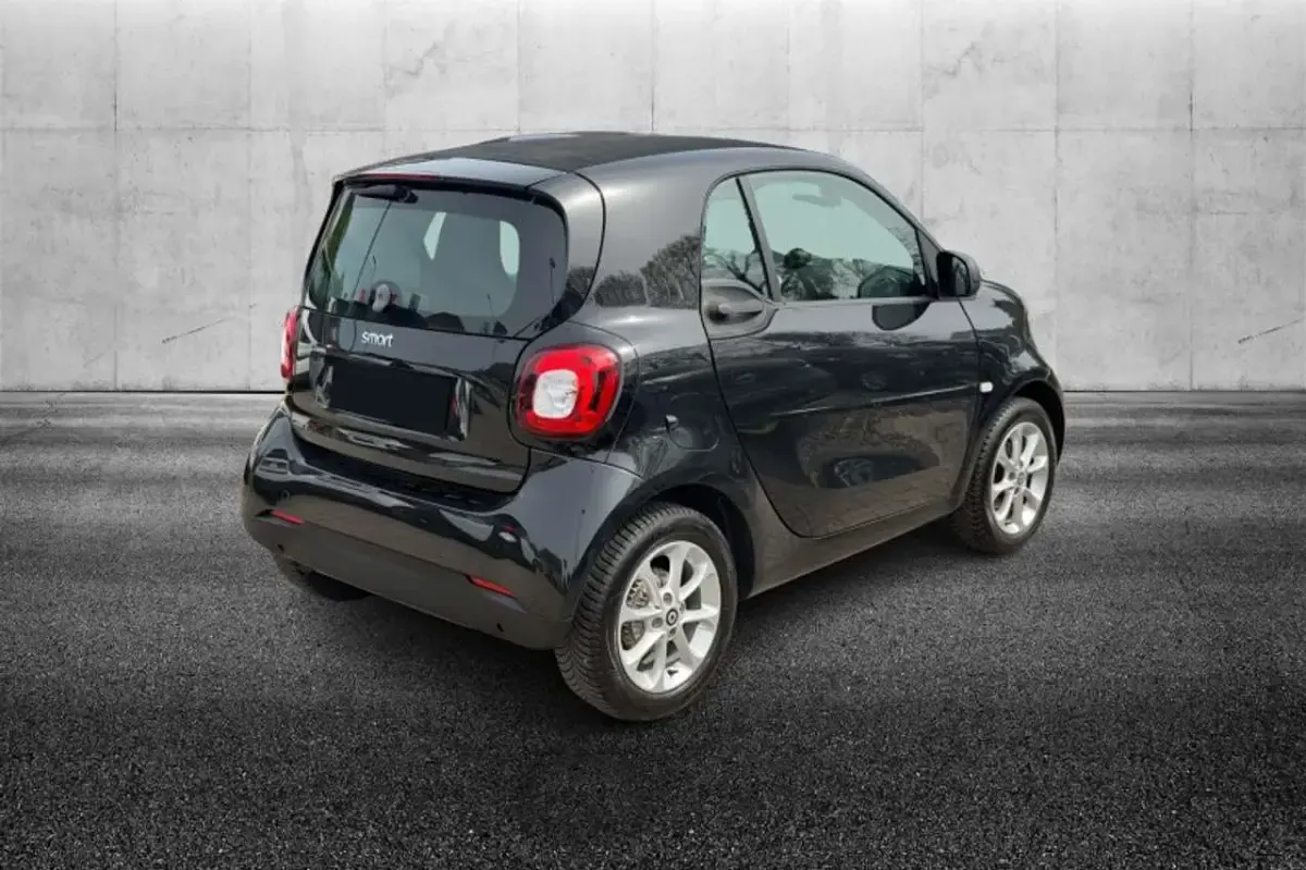 Begagnad Smart ForTwo Cabrio Passion 71 HK (52 kW) 2018 Svart Cab