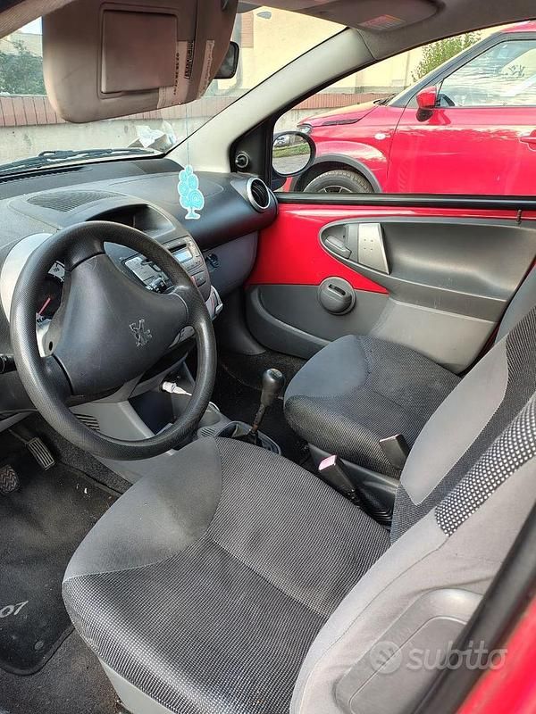 Usata Peugeot 107 68 CV (50 kW) 2008 Rosso Utilitaria