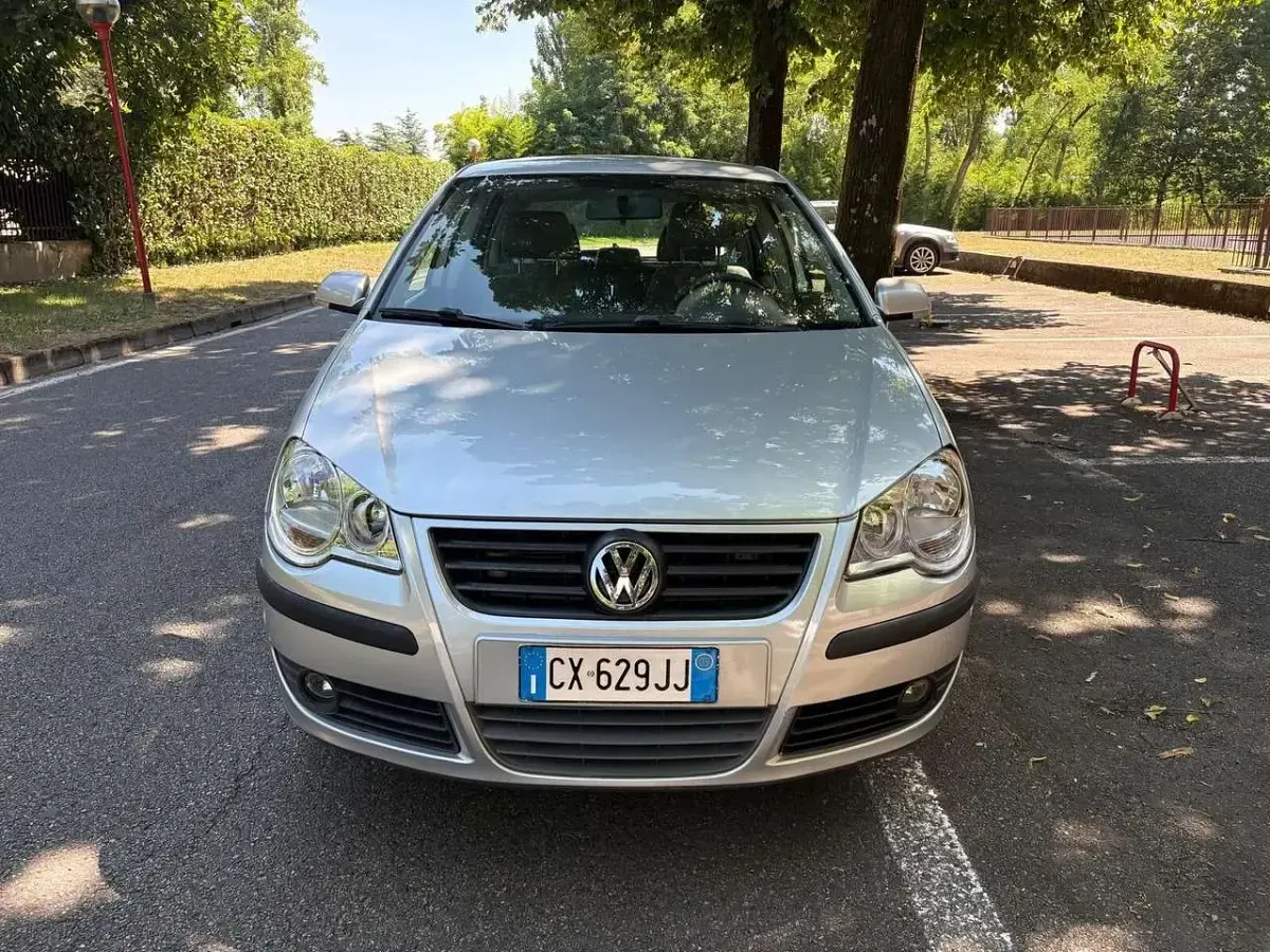 Usata VW Polo Sportline 86 CV (63 kW) 2005 Argento Utilitaria
