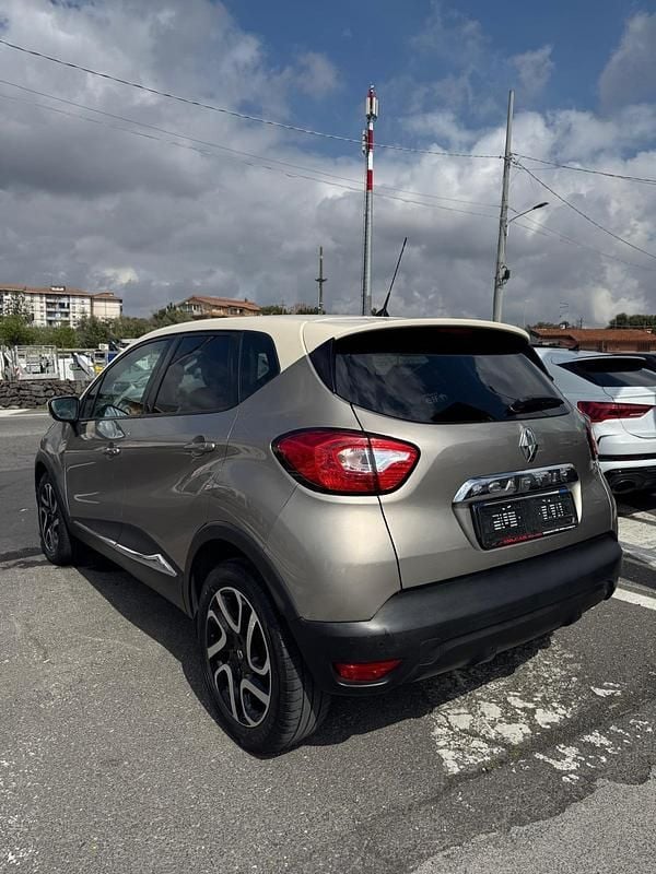 Usata Renault Captur Intens 118 CV (86 kW) 2016 Grigio SUV