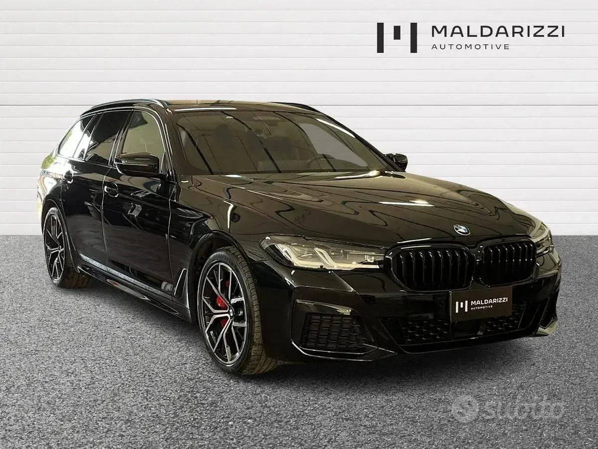 Usata BMW 520 M Sport 190 CV (139 kW) 2023 Nero Station wagon