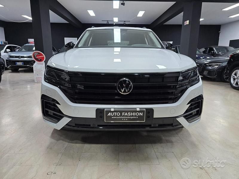 Usata VW Touareg R-line 231 CV (169 kW) 2022 Bianco SUV