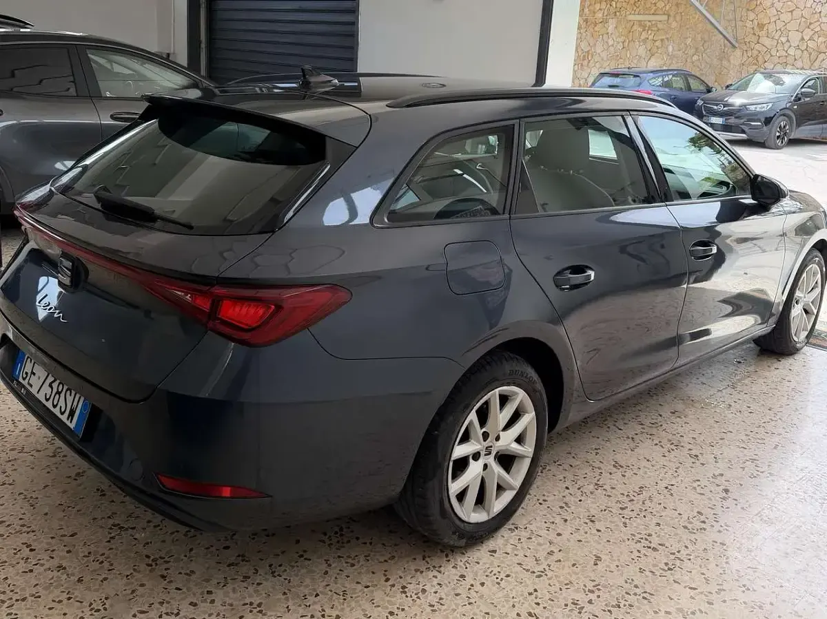 Usado Seat Leon Business 150 HP (110 kW) 2021 Cinzento Carrinha