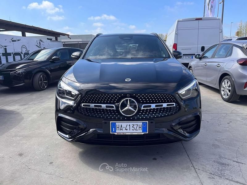 Nuova Mercedes GLA45 AMG AMG line 150 CV (110 kW) 2026 Nero SUV