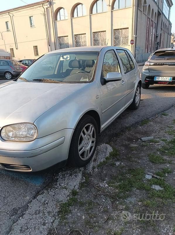 Usata VW Golf IV Highline 2002 Grigio Utilitaria