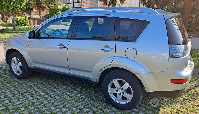 Usata Mitsubishi Outlander 140 CV (102 kW) 2007 Grigio SUV