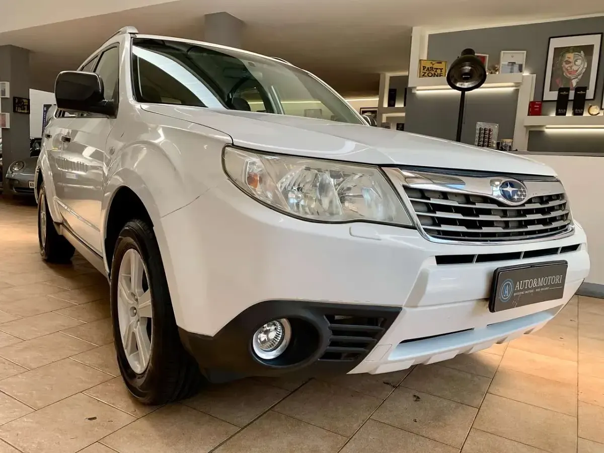 Usata Subaru Forester 150 CV (110 kW) 2010 Bianco SUV