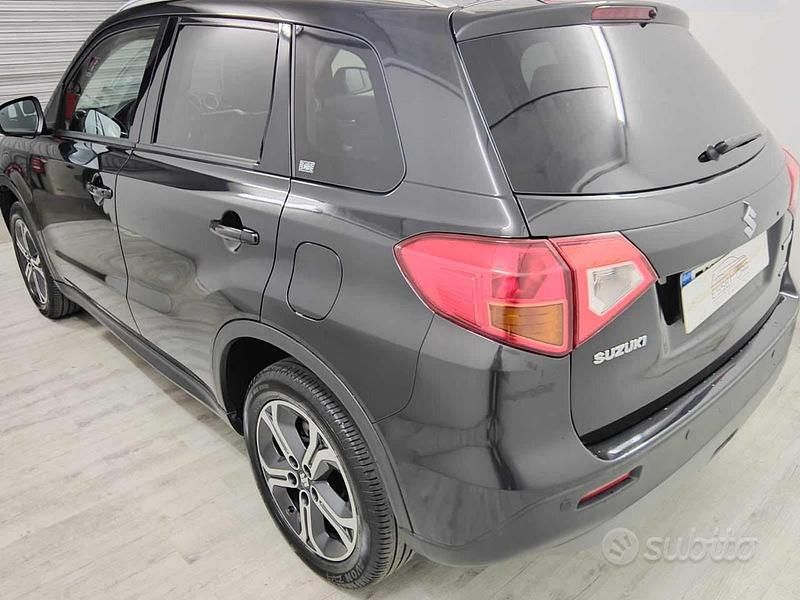 Usata Suzuki Vitara 120 CV (88 kW) 2018 Nero SUV